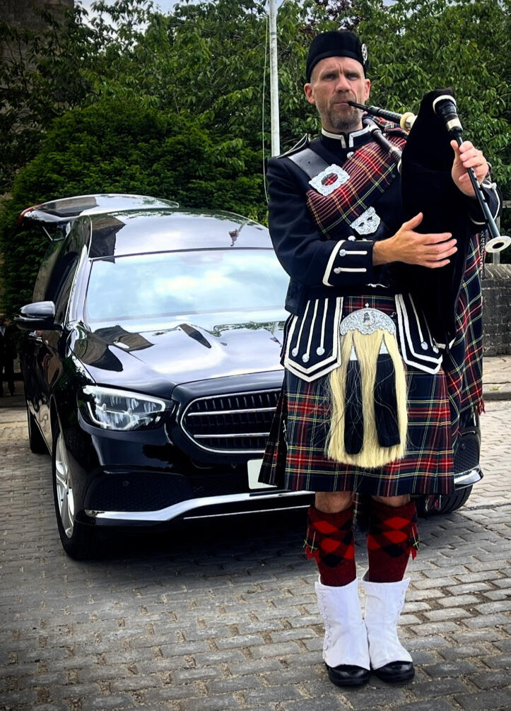 manchester bagpiper manchester bagpiper