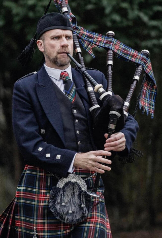 manchester bagpiper manchester bagpiper